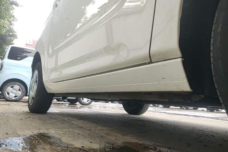 Used Geely Galaxy Panda 2024 Panda Mini 200km Longteng PRO Edition Right Side Sill
