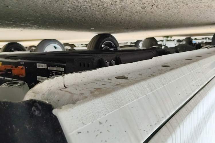 Used Geely Galaxy Panda 2024 Panda Mini 200km Endurance Bear Right Side Sill