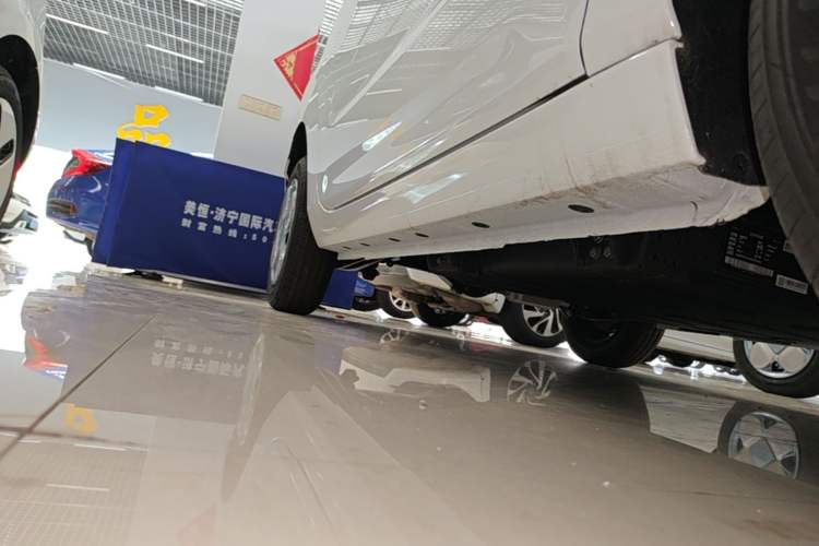 Used Geely Galaxy Panda 2024 Panda Mini 200km Endurance Bear Right Side Sill