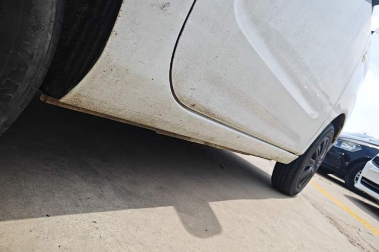 Used Geely Galaxy Panda 2024 Panda Mini 200km Endurance Bear Right Side Sill