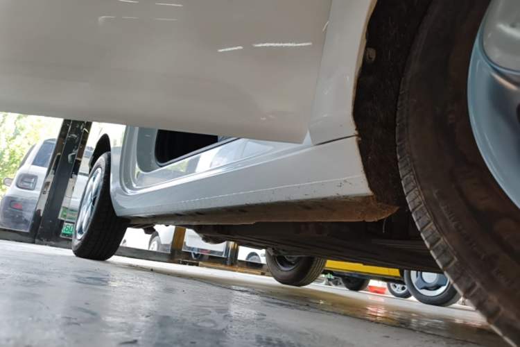 Used Geely Galaxy Panda 2024 Panda Mini 200km Endurance Bear Right Side Sill