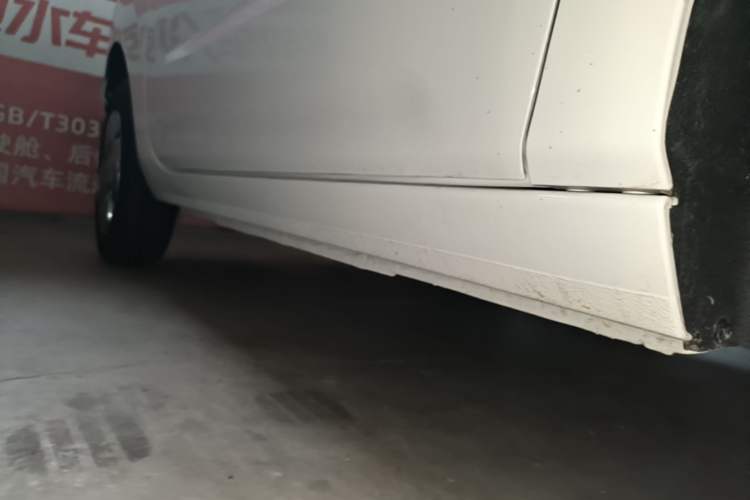 Used Geely Galaxy Panda 2024 Panda Mini 200km Endurance Bear Right Side Sill