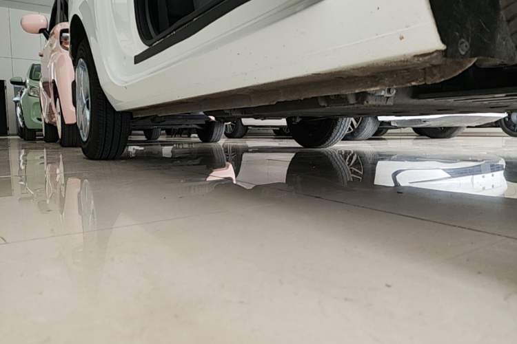 Used Geely Galaxy Panda 2024 Panda Mini 200km Endurance Bear Right Side Sill