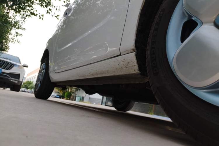 Used Geely Galaxy Panda 2024 Panda Mini 200km Endurance Bear Right Side Sill