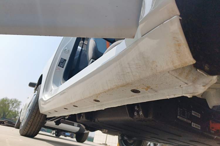Used Geely Galaxy Panda 2024 Panda Mini 200km Endurance Bear Right Side Sill