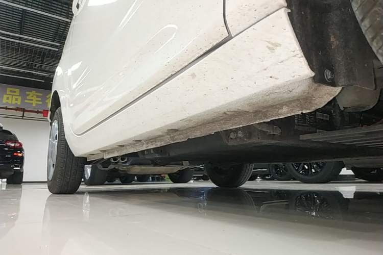 Used Geely Galaxy Panda 2024 Panda Mini 200km Endurance Bear Right Side Sill