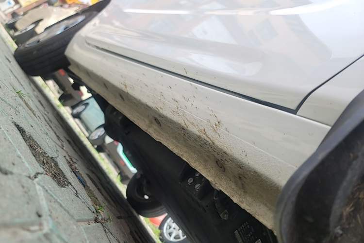 Used Geely Galaxy Panda 2024 Panda Mini 200km Endurance Bear Right Side Sill