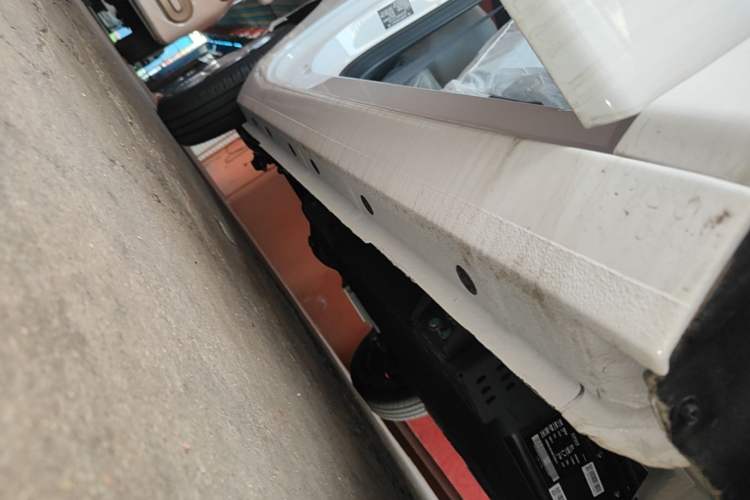 Used Geely Galaxy Panda 2024 Panda Mini 200km Endurance Bear Right Side Sill