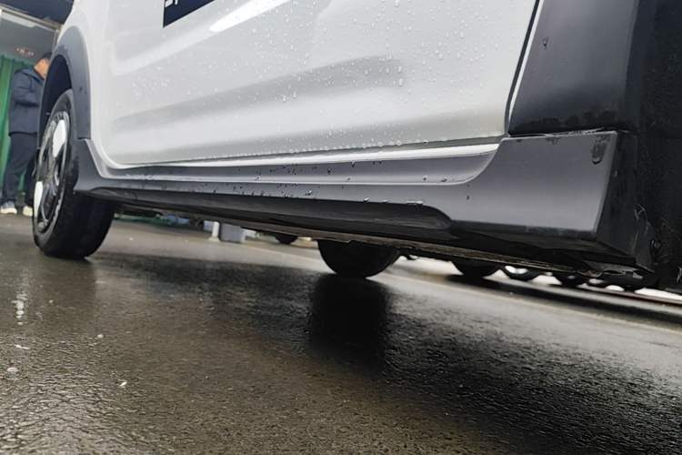 Used Geely Galaxy Panda 2024 200km Panda Kart Right Side Sill