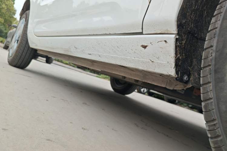 Used Geely Galaxy Panda 2024 Panda Mini 200km Endurance Bear Right Side Sill