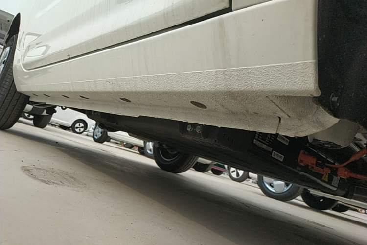 Used Geely Galaxy Panda 2024 Panda Mini 200km Endurance Bear Right Side Sill