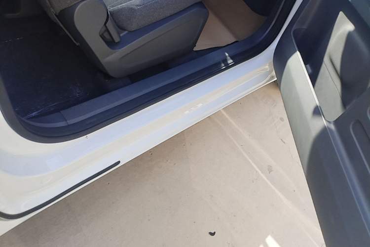 Used Geely Galaxy Panda 2024 Panda Mini 200km Endurance Bear Right Side Sill