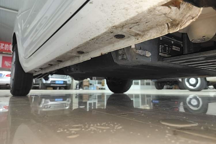 Used Geely Galaxy Panda 2024 Panda Mini 200km Endurance Bear Right Side Sill