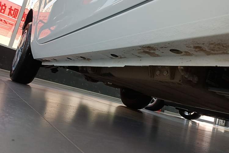 Used Geely Galaxy Panda 2024 Panda Mini 200km Endurance Bear Right Side Sill