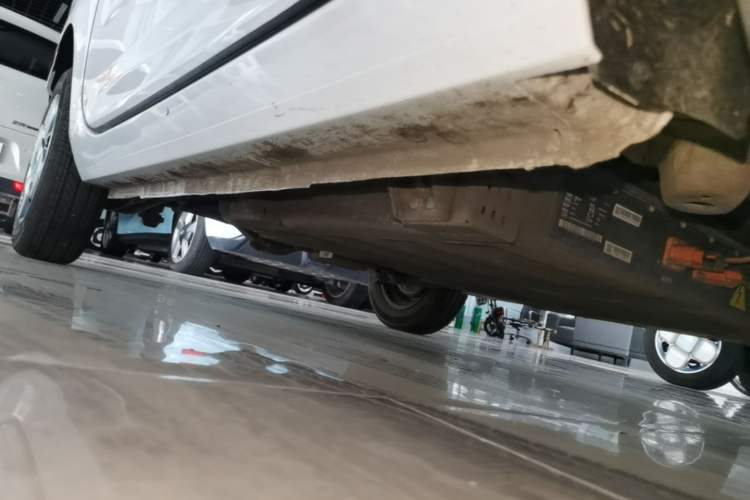 Used Geely Galaxy Panda 2024 Panda Mini 200km Endurance Bear Right Side Sill