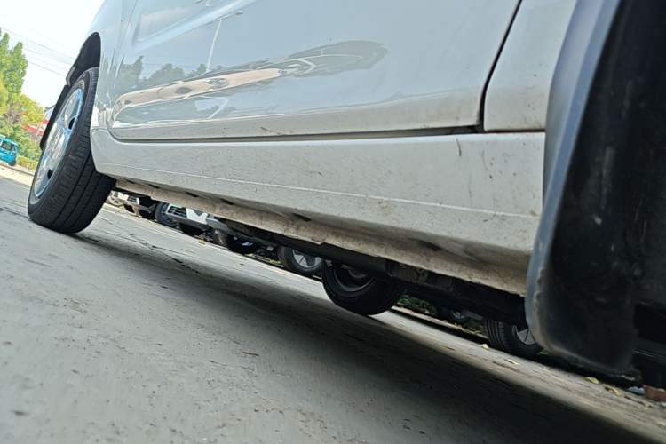 Used Geely Galaxy Panda 2024 Panda Mini 200km Endurance Bear Right Side Sill