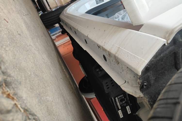 Used Geely Galaxy Panda 2024 Panda Mini 200km Endurance Bear Right Side Sill