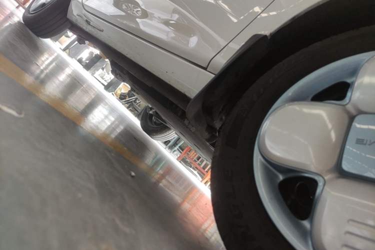 Used Geely Galaxy Panda 2024 Panda Mini 200km Endurance Bear Right Side Sill