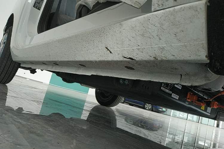 Used Geely Galaxy Panda 2024 Panda Mini 200km Endurance Bear Right Side Sill