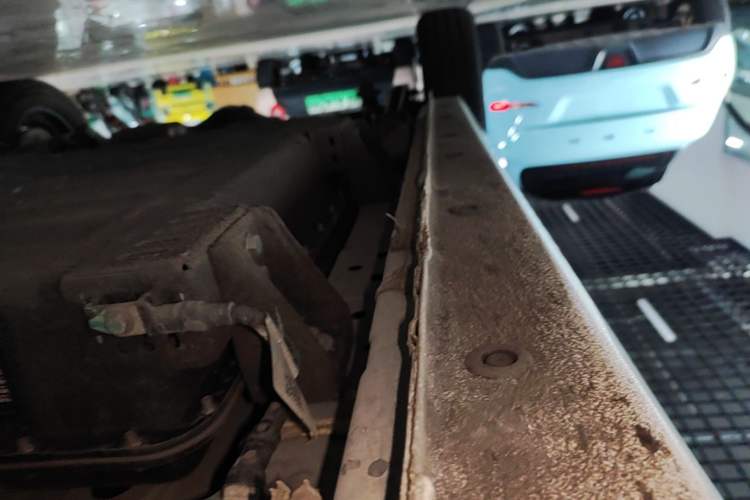 Used Geely Galaxy Panda 2024 Panda Mini 200km Endurance Bear Right Side Sill