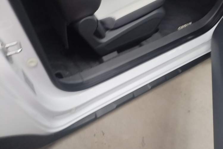 Used Geely Galaxy Panda 2024 200km Panda Rider Right Side Sill