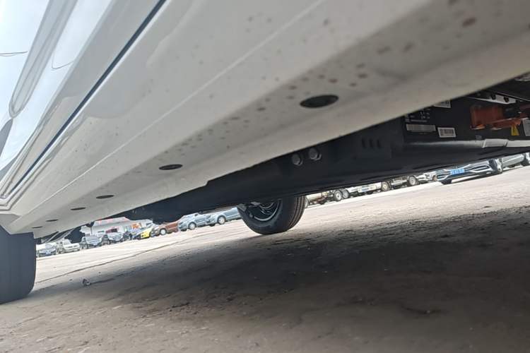 Used Geely Galaxy Panda 2024 Panda Mini 200km Endurance Bear Right Side Sill
