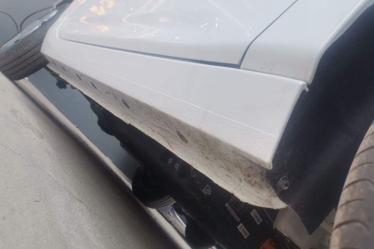 Used Geely Galaxy Panda 2024 Panda Mini 200km Endurance Bear Right Side Sill