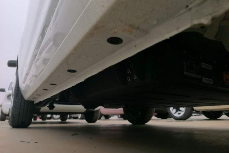 Used Geely Galaxy Panda 2024 Panda Mini 200km Endurance Bear Right Side Sill