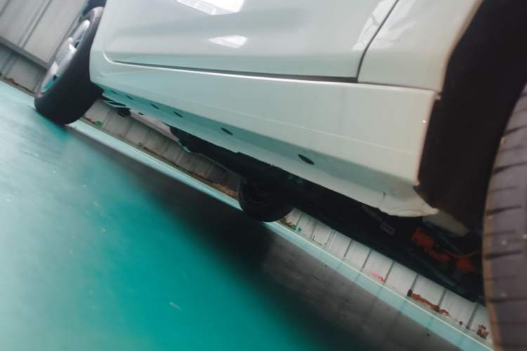 Used Geely Galaxy Panda 2024 Panda Mini 200km Longteng PRO Edition Right Side Sill