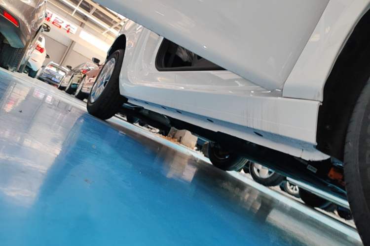 Used Geely Galaxy Panda 2024 Panda Mini 200km Endurance Bear Right Side Sill