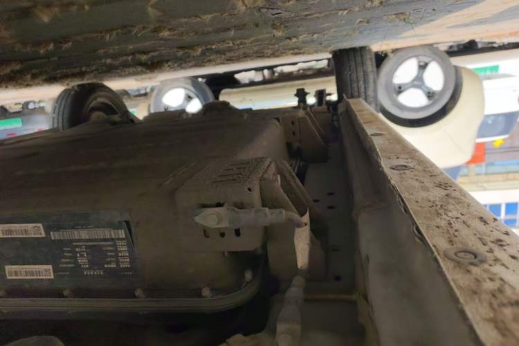 Used Geely Galaxy Panda 2024 Panda Mini 200km Endurance Bear Right Side Sill