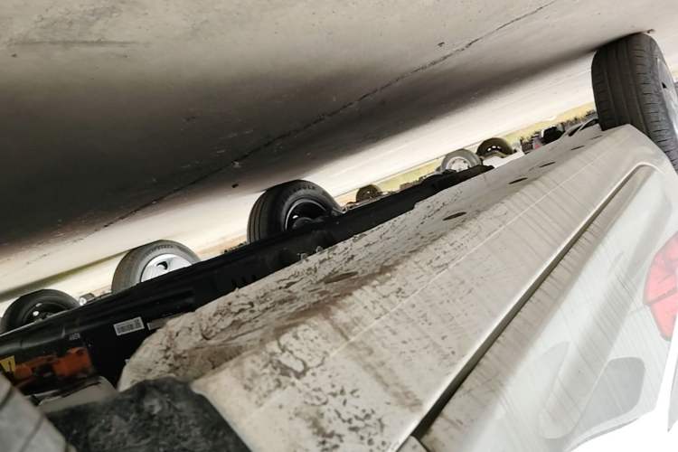 Used Geely Galaxy Panda 2024 Panda Mini 200km Endurance Bear Right Side Sill