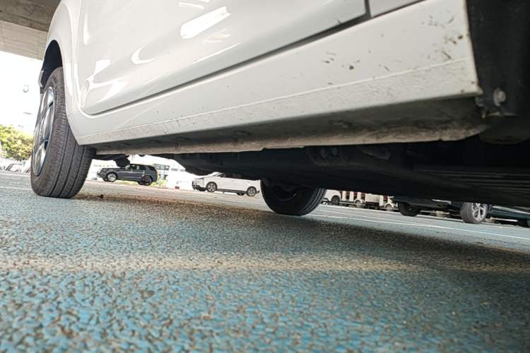 Used Geely Galaxy Panda 2024 Panda Mini 200km Dragon Edition Right Side Sill