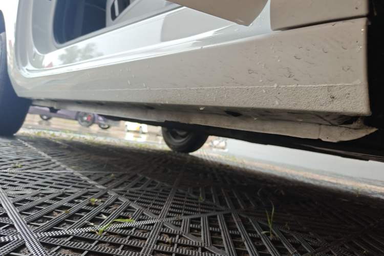 Used Geely Galaxy Panda 2024 Panda Mini 200km Endurance Bear Right Side Sill
