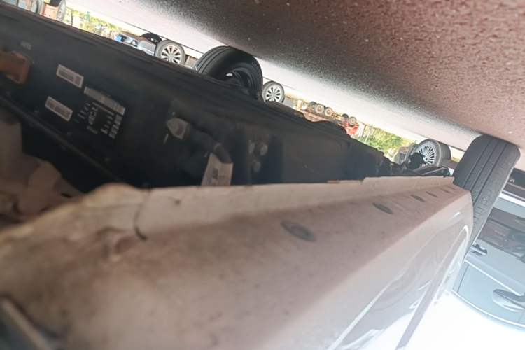 Used Geely Galaxy Panda 2024 Panda Mini 200km Endurance Bear Right Side Sill