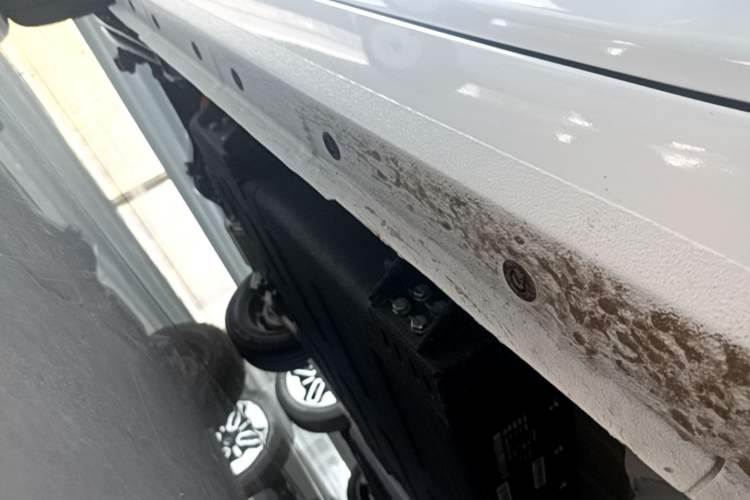 Used Geely Galaxy Panda 2024 Panda Mini 200km Endurance Bear Right Side Sill