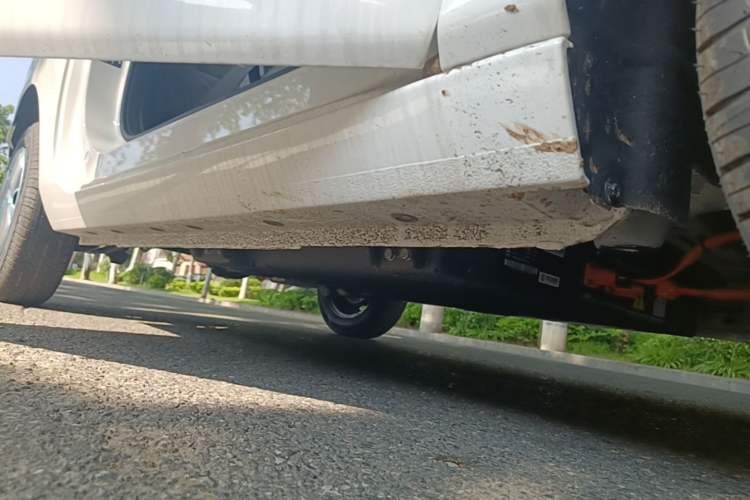 Used Geely Galaxy Panda 2024 Panda Mini 200km Endurance Bear Right Side Sill