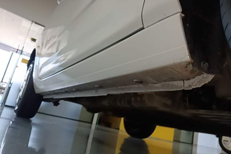 Used Geely Galaxy Panda 2024 Panda Mini 200km Longteng PRO Edition Right Side Sill