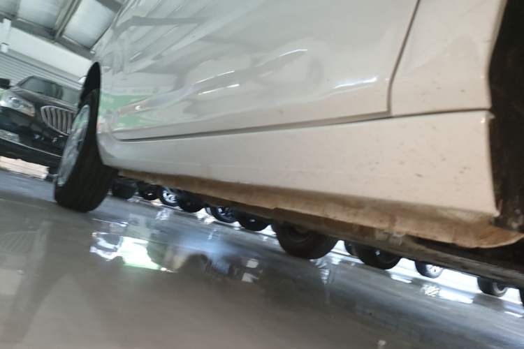 Used Geely Galaxy Panda 2024 Panda Mini 200km Endurance Bear Right Side Sill