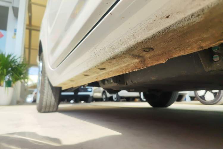 Used Geely Galaxy Panda 2024 Panda Mini 200km Endurance Bear Right Side Sill