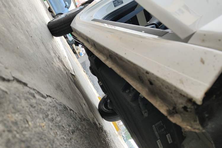 Used Geely Galaxy Panda 2024 Panda Mini 200km Endurance Bear Right Side Sill