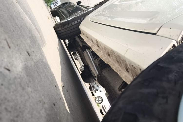 Used Geely Galaxy Panda 2024 Panda Mini 200km Endurance Bear Right Side Sill