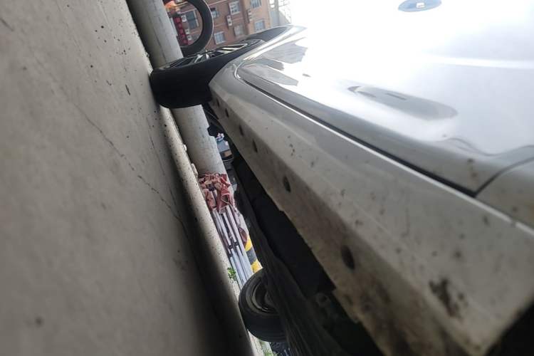Used Geely Galaxy Panda 2024 Panda Mini 200km Endurance Bear Right Side Sill