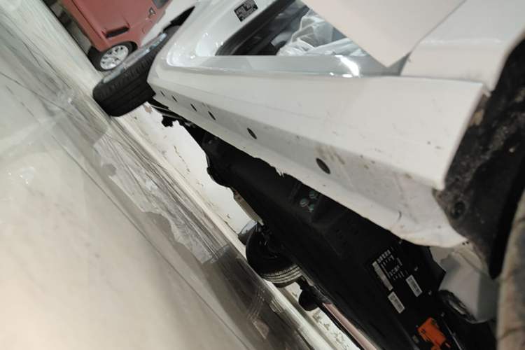 Used Geely Galaxy Panda 2024 Panda Mini 200km Endurance Bear Right Side Sill