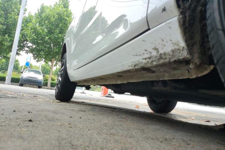 Used Geely Galaxy Panda 2024 Panda Mini 200km Endurance Bear Right Side Sill