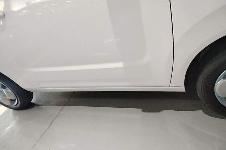 Used Geely Galaxy Panda 2024 Panda Mini 200km Longteng PRO Edition Right Side Sill