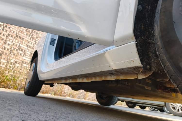 Used Geely Galaxy Panda 2024 Panda Mini 200km Endurance Bear Right Side Sill