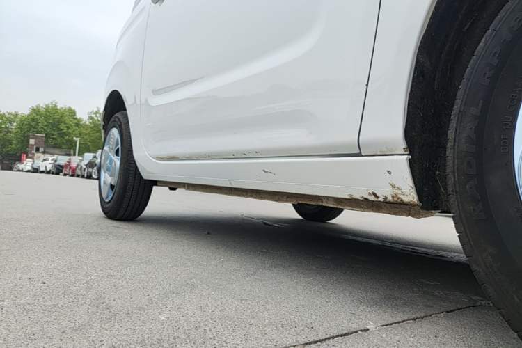 Used Geely Galaxy Panda 2024 Panda Mini 200km Endurance Bear Right Side Sill