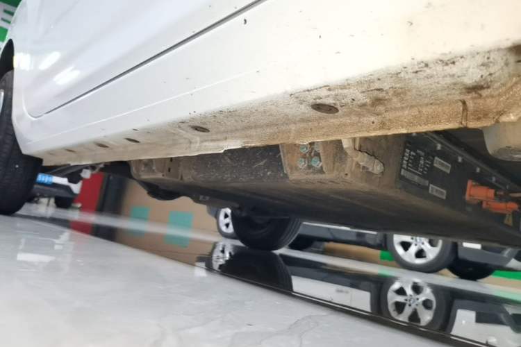 Used Geely Galaxy Panda 2024 Panda Mini 200km Endurance Bear Right Side Sill