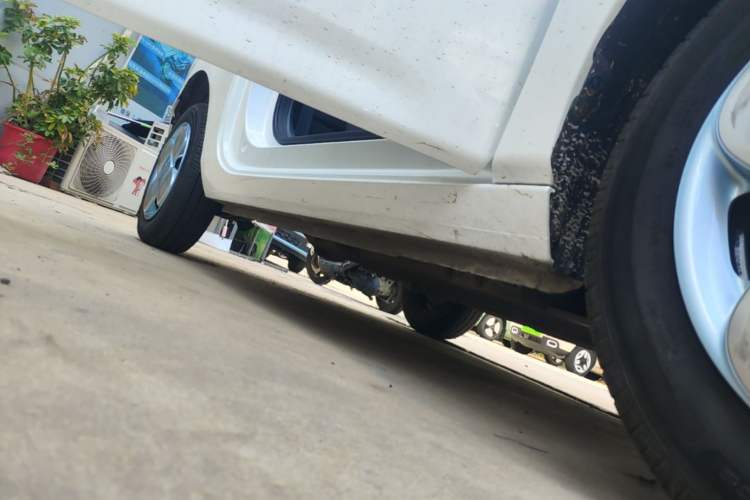 Used Geely Galaxy Panda 2024 Panda Mini 200km Endurance Bear Right Side Sill